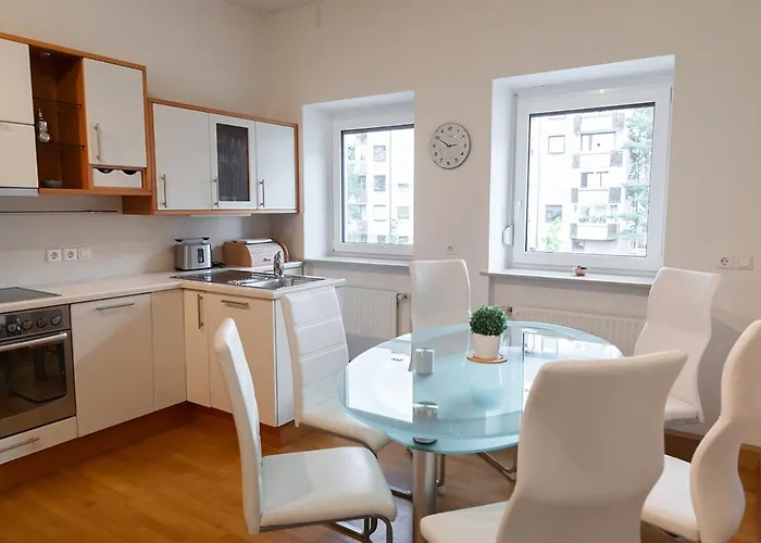 Suzana Iron's Lubiana